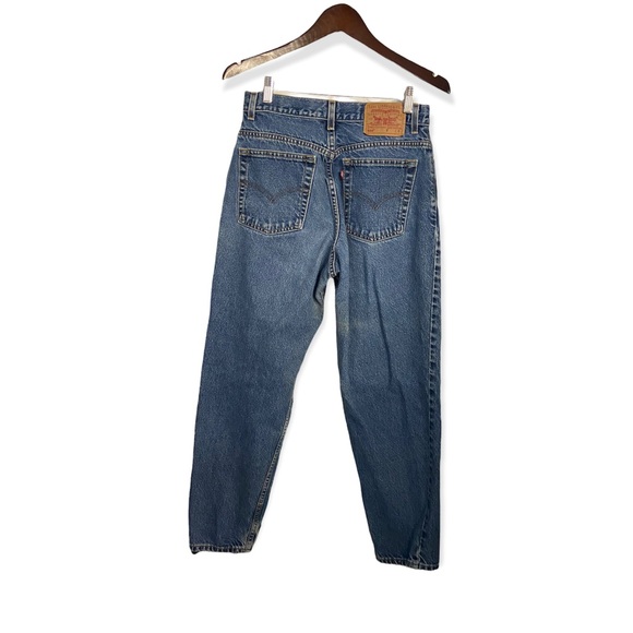 Vintage Levi’s 550 Medium Wash Tapered Leg Jeans - Picture 10 of 16